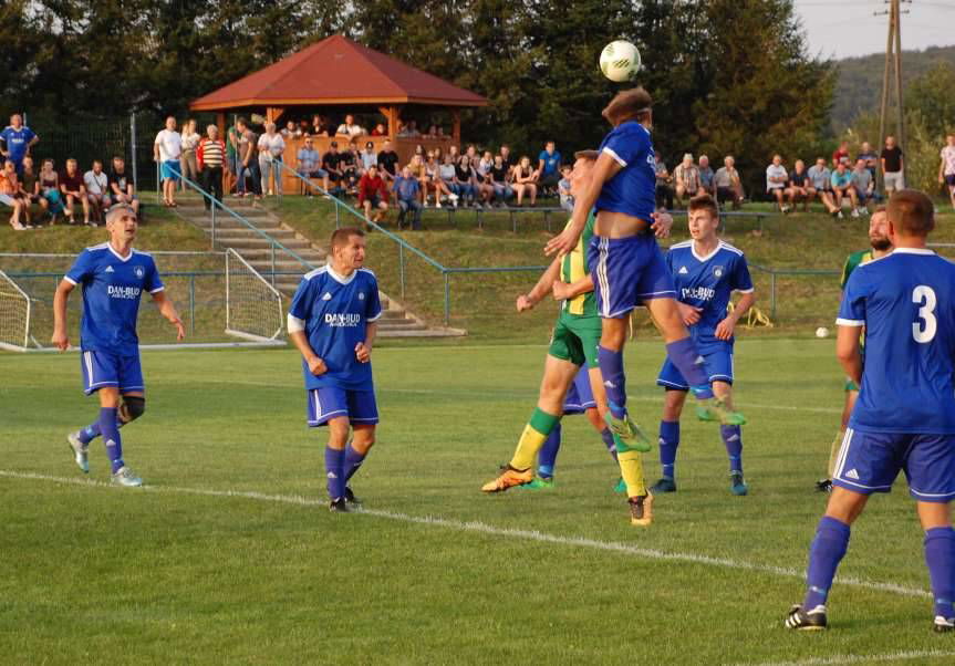 Piłka nożna. V liga krośnieńska. Lider naszpikowany gwiazdami przyjeżdża do Skołyszyna