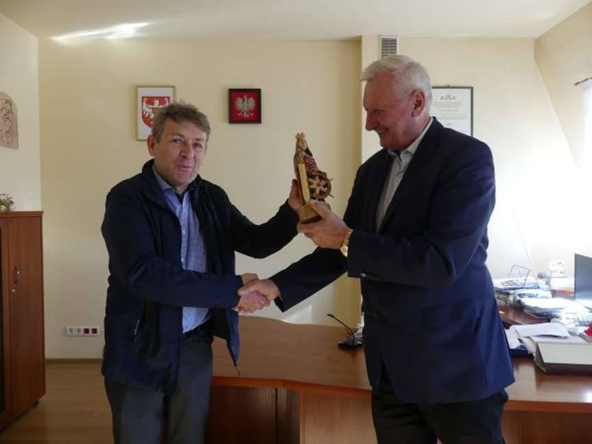 Powiat jasielski. Statuetka Świętej Katarzyny dla starosty