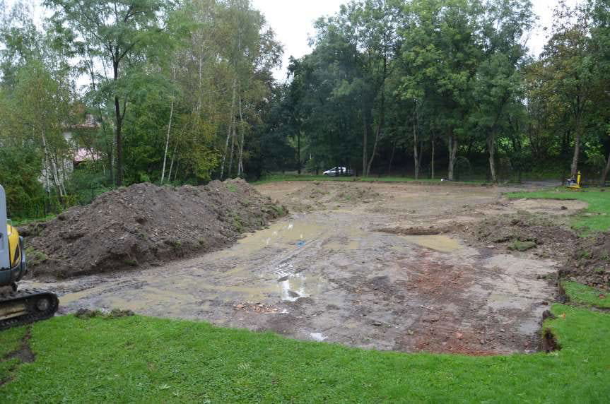 Jasło. Ruszyły prace przy dwóch boiskach sportowych 