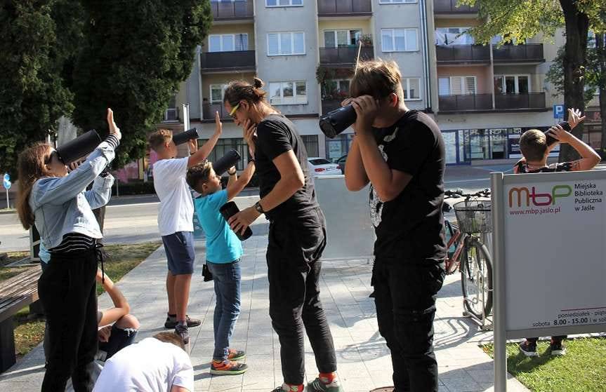 Miejska Biblioteka Publiczna w Jaśle. Pod powiekami światła - warsztaty fotograficzne z Pawłem Kulą