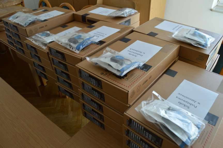 Gmina Jasło. Laptopy dla uczniów z rodzin wielodzietnych