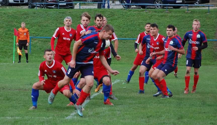 Piłka nożna. V liga krośnieńska. Zwycięska passa Tempa. Udany debiut trenera Ostoi. Problemy kadrowe Skołyszyna