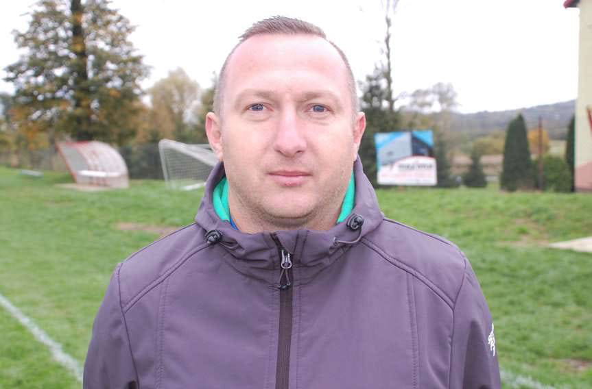 Piłka nożna. V liga krośnieńska. Zwycięska passa Tempa. Udany debiut trenera Ostoi. Problemy kadrowe Skołyszyna