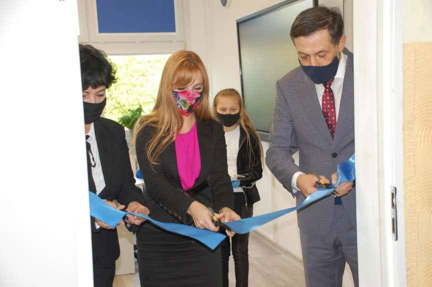 Nowoczesna pracownia językowa nagrodą za zwycięstwo w Jasielskiej Lidze Naukowej z Lotosem