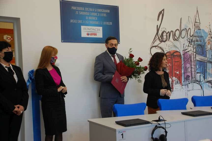 Nowoczesna pracownia językowa nagrodą za zwycięstwo w Jasielskiej Lidze Naukowej z Lotosem