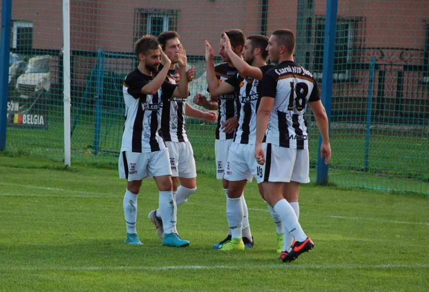 Piłka nożna. IV liga podkarpacka. Bardzo kłopotliwa porażka Czarnych Jasło