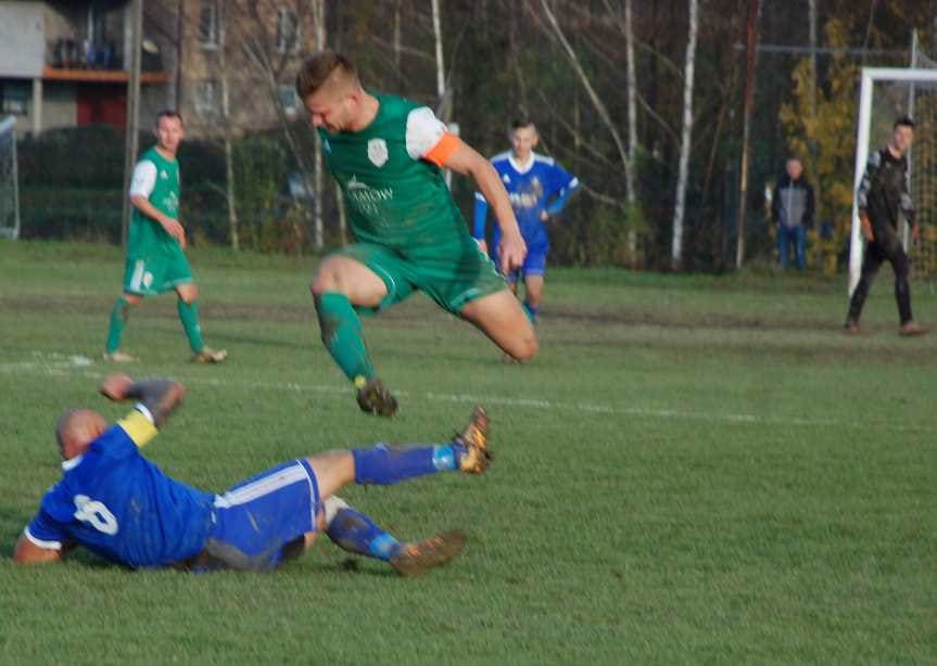 Piłka nożna. V liga krośnieńska. Twierdza w Nienaszowie zdobyta przez lidera. Remisy Skołyszyna i Ostoi. Porażka Czeluśnicy