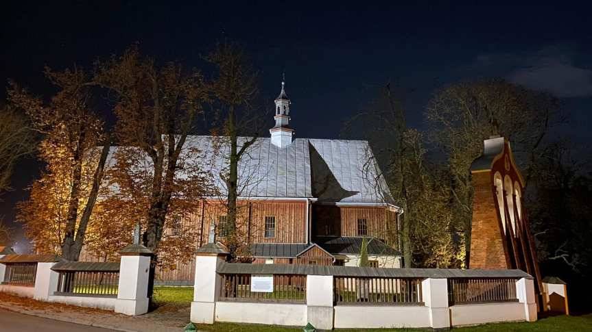 Iluminacja kościoła w Szebniach