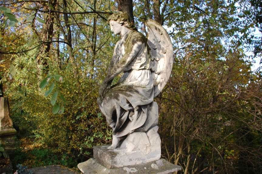 Dzisiaj Dzień Zaduszny - wspomnienie wszystkich wiernych zmarłych