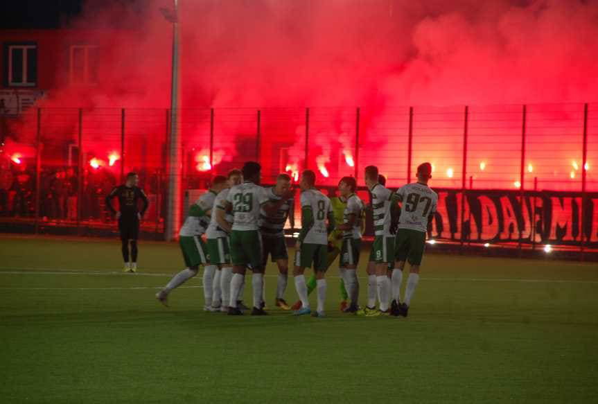 Piłka nożna. IV liga podkarpacka. Przetrzebieni kadrowo Czarni Jasło przegrali z Izolatorem