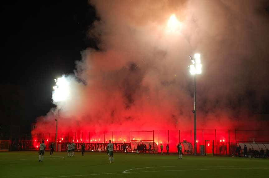 Piłka nożna. IV liga podkarpacka. Przetrzebieni kadrowo Czarni Jasło przegrali z Izolatorem