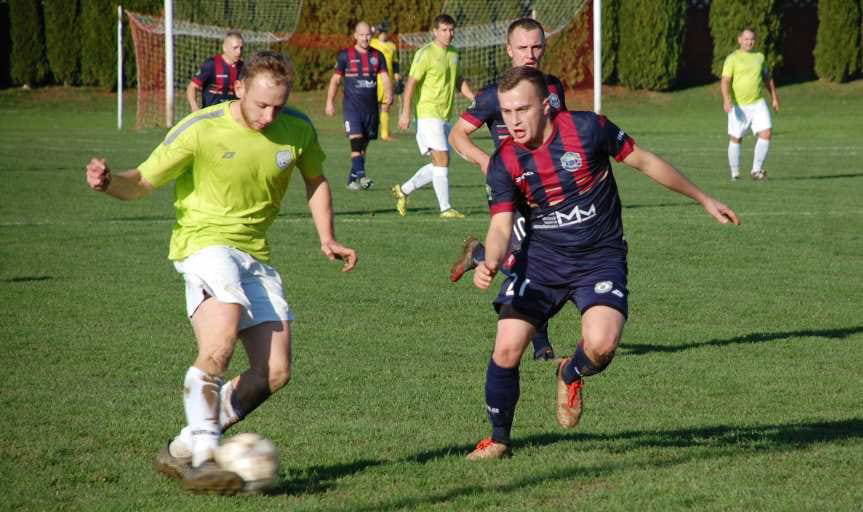 Piłka nożna. V liga krośnieńska. Skołyszyn prowadził 2-0. Ostoja uratowała remis w doliczonym czasie gry z rzutu karnego