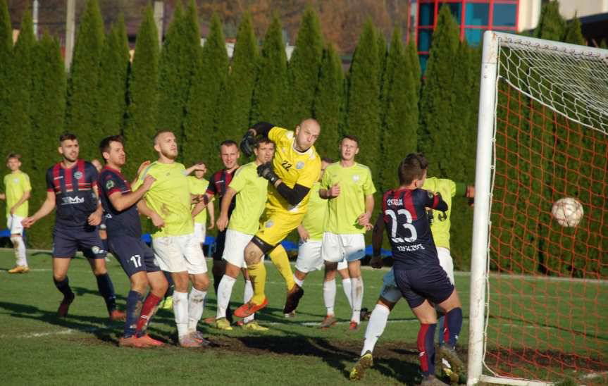 Piłka nożna. V liga krośnieńska. Skołyszyn prowadził 2-0. Ostoja uratowała remis w doliczonym czasie gry z rzutu karnego