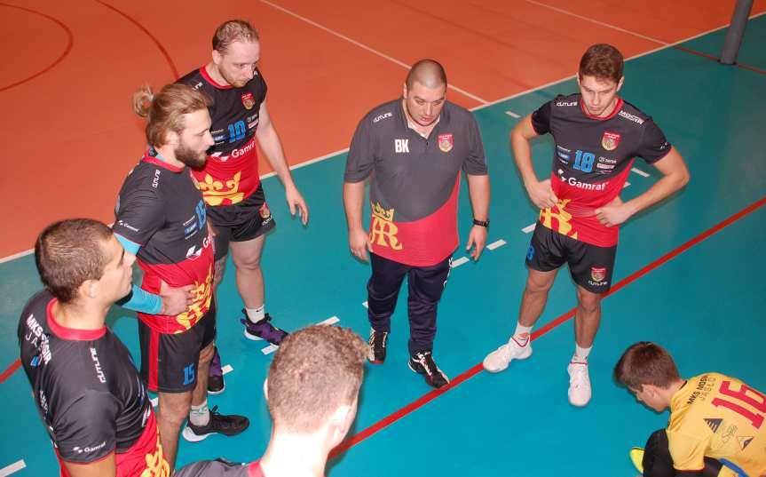 Siatkówka. II liga mężczyzn. Dzisiaj zaległy mecz MKS MOSiR Jasło w Gorlicach