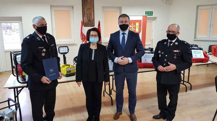 Sprzęt dla siedmiu jednostek OSP w gminie Skołyszyn za pieniądze Funduszu Sprawiedliwości