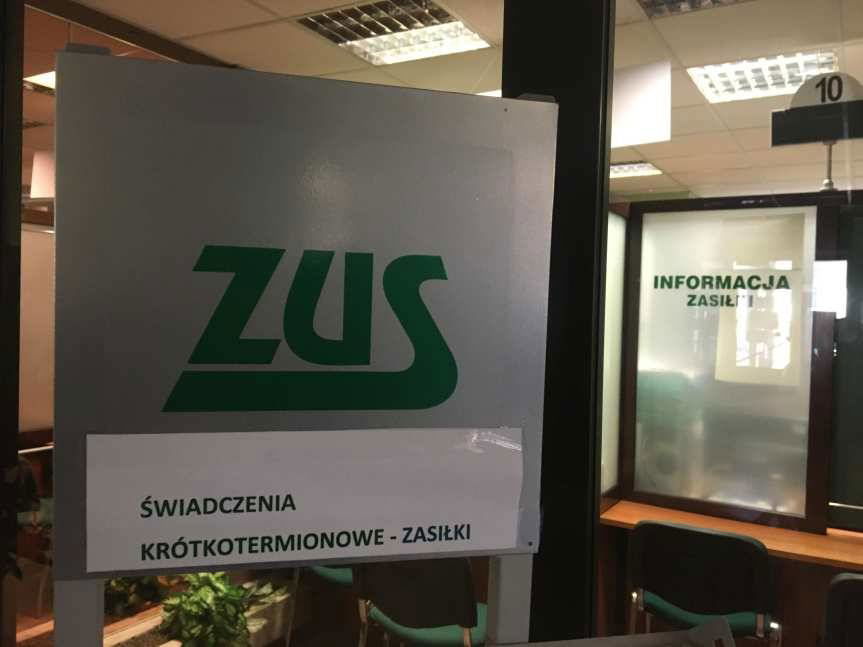 ZUS: dodatkowy zasiłek opiekuńczy do końca stycznia