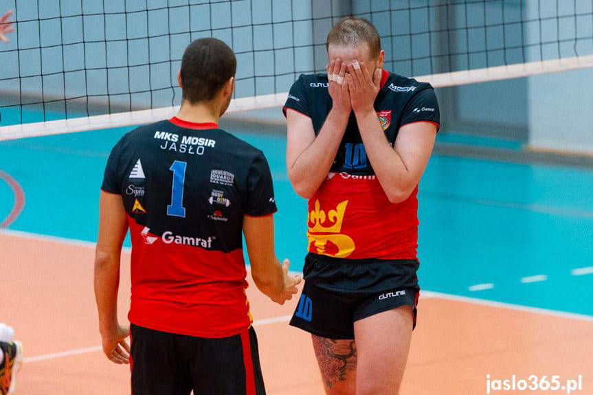 Siatkówka. II liga mężczyzn. W derbach MKS MOSiR Jasło lepszy od Karpat Krosno