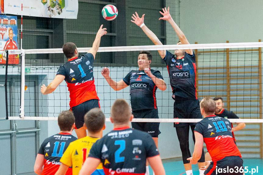 Siatkówka. II liga mężczyzn. W derbach MKS MOSiR Jasło lepszy od Karpat Krosno