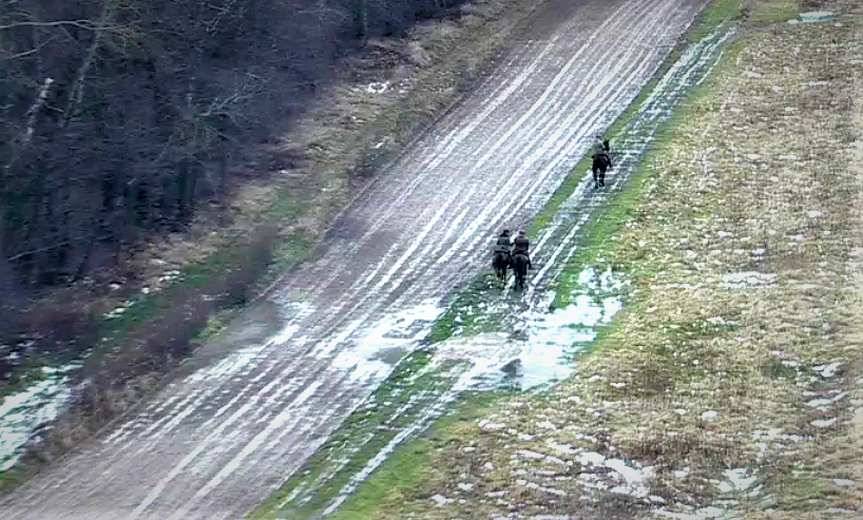 Na koniach pasem granicznym