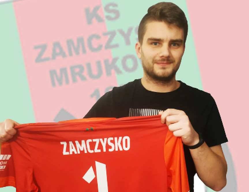 Zamczysko Mrukowa kompletuje kadrę