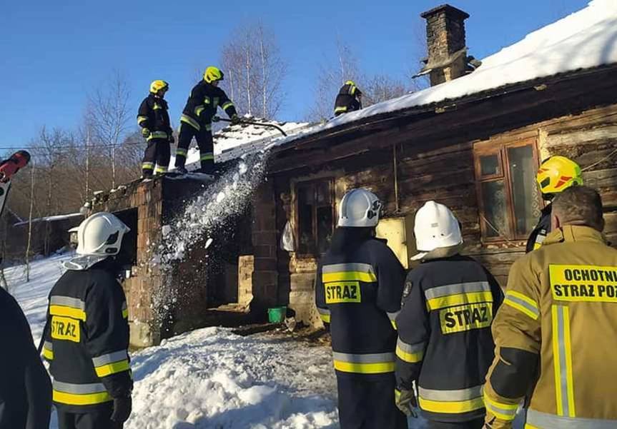 Bieździadka Góry. Zawalił się dach starego domu