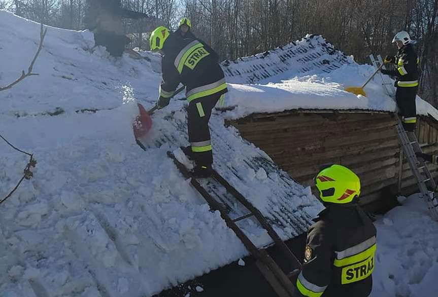 Bieździadka Góry. Zawalił się dach starego domu