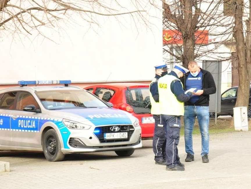 Profilaktyczna akcja policji "Bądź rozważny na drodze". Inauguracja w Nowym Żmigrodzie