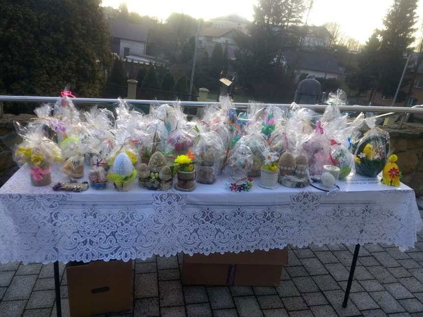 Kiermasz wielkanocny. Pomoc dla 11 - letniej Mileny z Warzyc