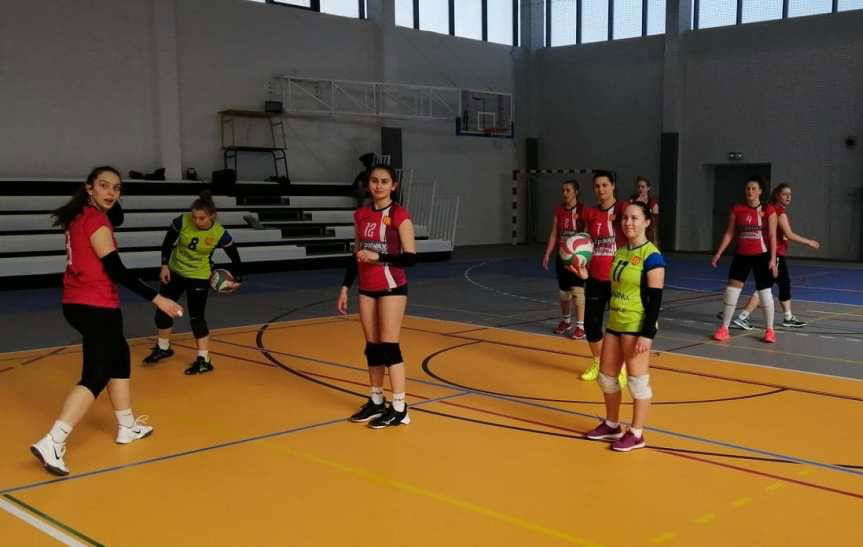 Trzecia porażka siatkarek UKS MOSiR Jasło na turnieju półfinałowym o awans do II ligi