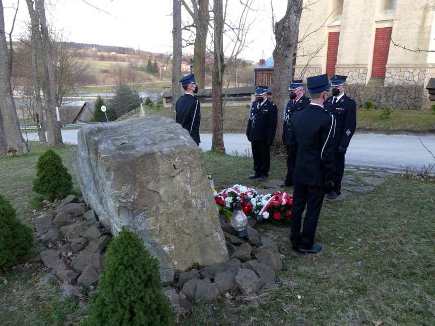 Święcany. Uczczono pamięć ofiar katastrofy smoleńskiej i zbrodni katyńskiej