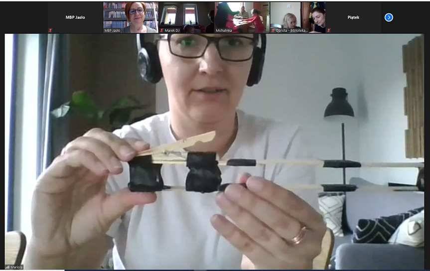 Kreatywne warsztaty z Mariolą Fik w jasielskiej bibliotece