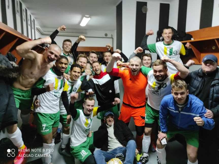 Piłka nożna. V liga. Zwycięski gol Czeluśnicy w 90 minucie