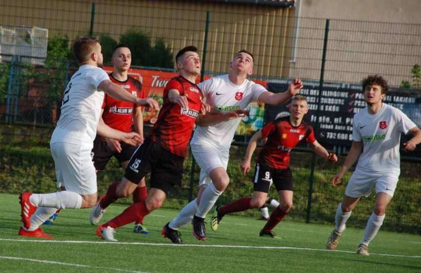 Piłka nożna. IV liga podkarpacka. Cenne zwycięstwo - po nerwowej grze - Czarnych Jasło