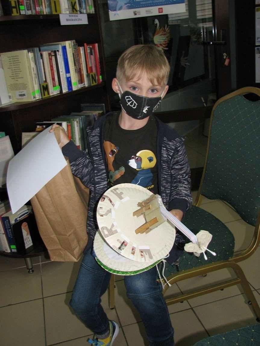 Skołyszyn. Konkurs "Książka z surowców wtórnych"