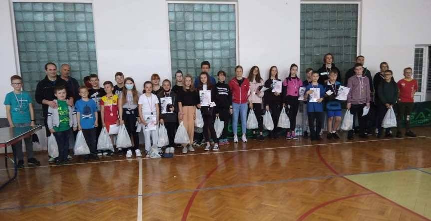 Turniej tenisa stołowego dla dzieci i rodzin w Dębowcu