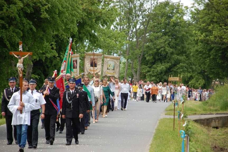 Boże Ciało w Sadkach - parafia Nienaszów