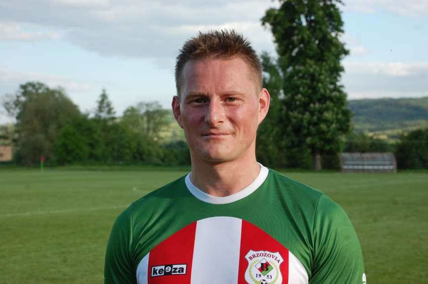 Piłka nożna. V liga. Strzelecka niemoc Tempa Nienaszów. Brzozovia skorzystała z "prezentów"