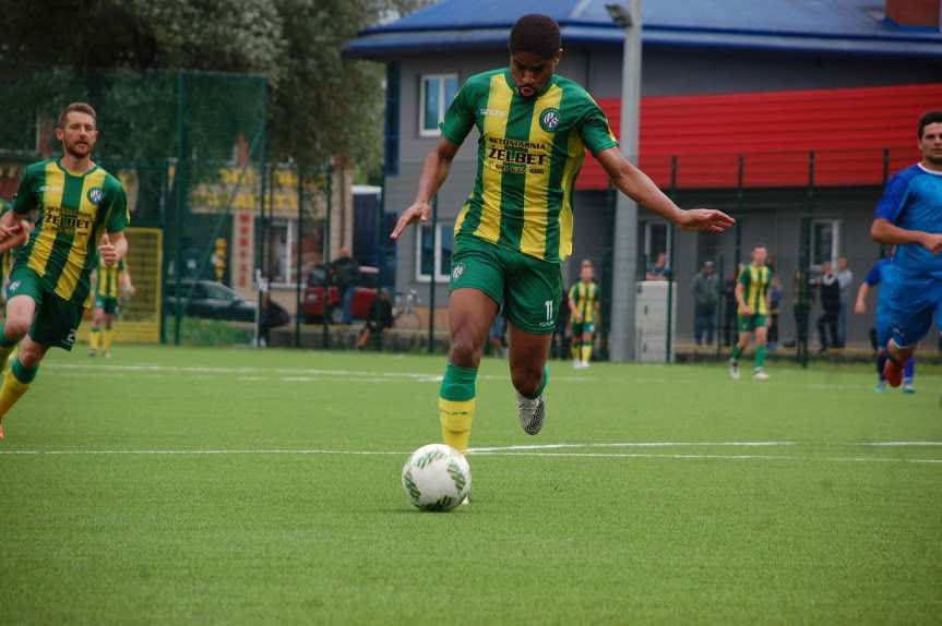 Piłka nożna. V liga. Angelo Amorim Medina ustrzelił hat-tricka. Czeluśnica rozbiła Szarotkę Uherce