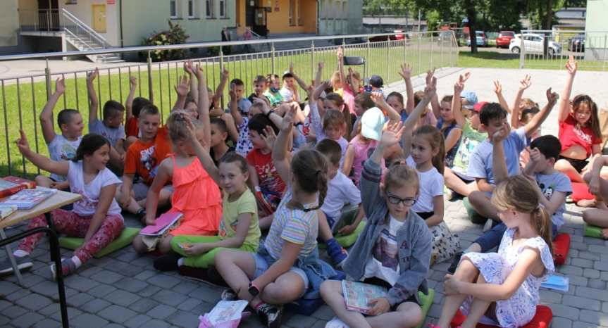 Spotkanie z Justyną Bednarek i "wędrujące książki"