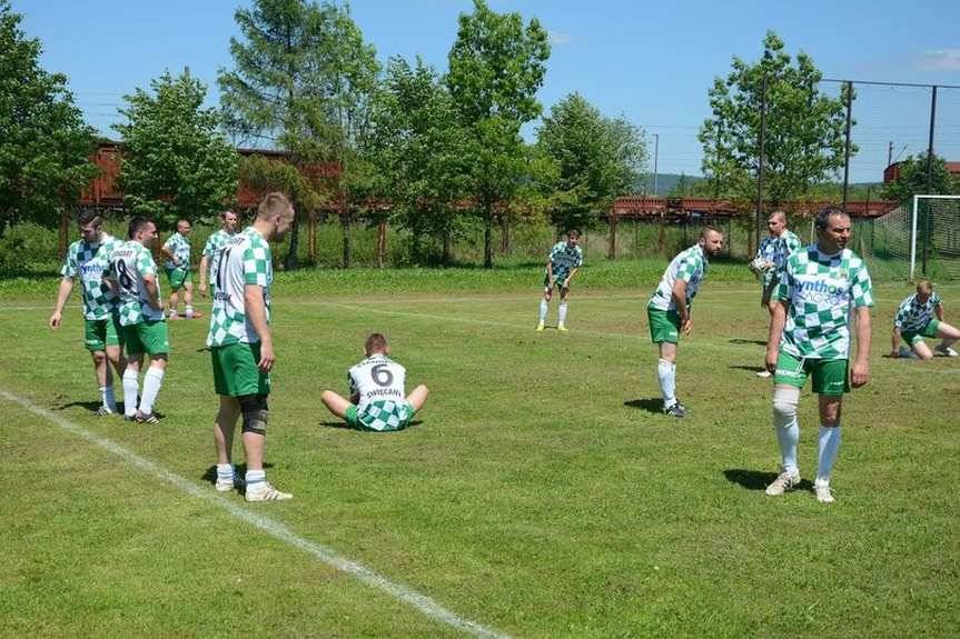 Piłka nożna. Klasa A - grupa III. Spadkowicz urwał punkty liderowi