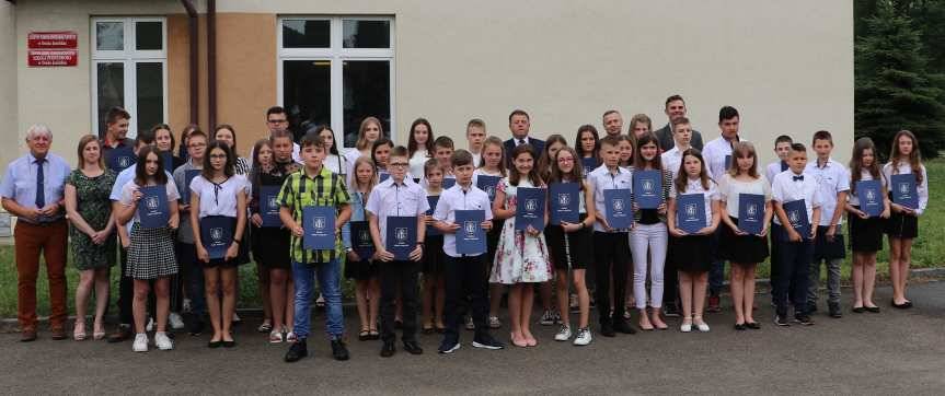 Wójt Gminy Osiek Jasielski nagrodził najlepszych uczniów