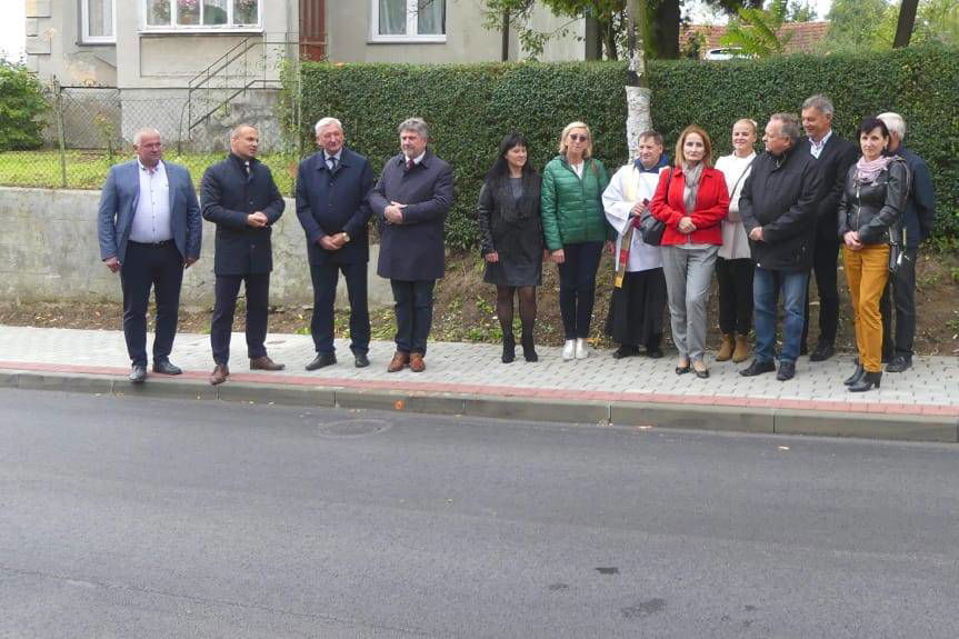 Oddano do użytkowania wyremontowany odcinek drogi w Dębowcu