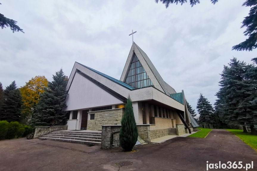 Ukradli rynny z kościoła w Łubnie Opacym, wpadli w ręce policji