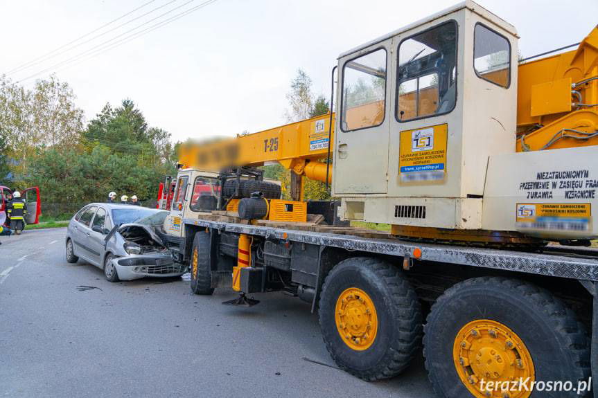 REGION. Wjechała osobówką pod żurawia samojezdnego