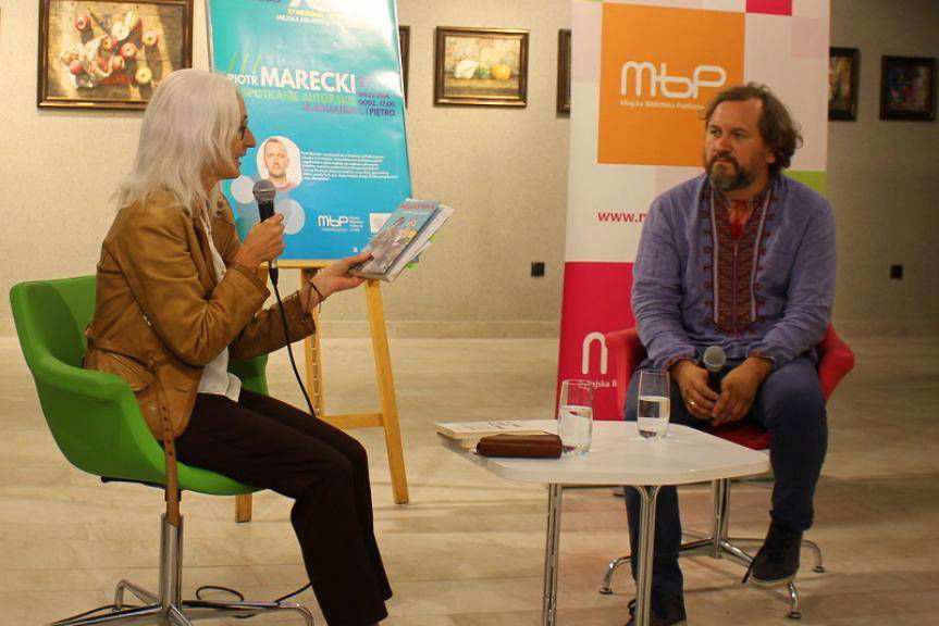 Rzeczywistość przydrożna według Piotra Mareckiego  - spotkanie w MBP w Jaśle