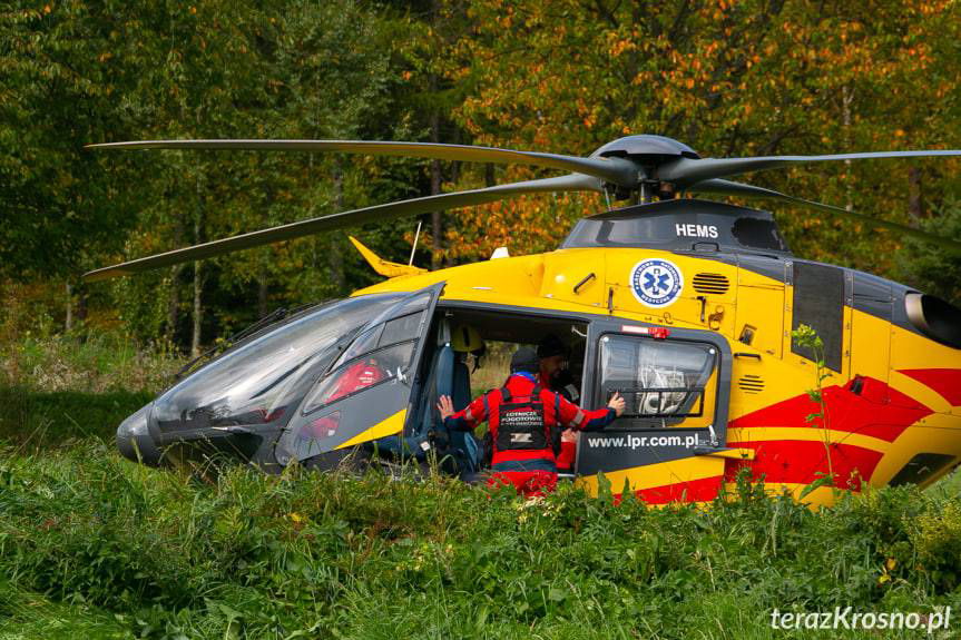 REGION. Mężczyzna przygnieciony przez "trójkołowiec" 