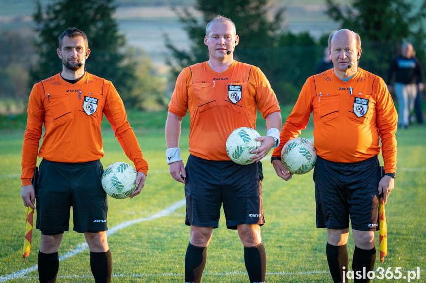 Tempo Nienaszów - Zamczysko Mrukowa 2:1