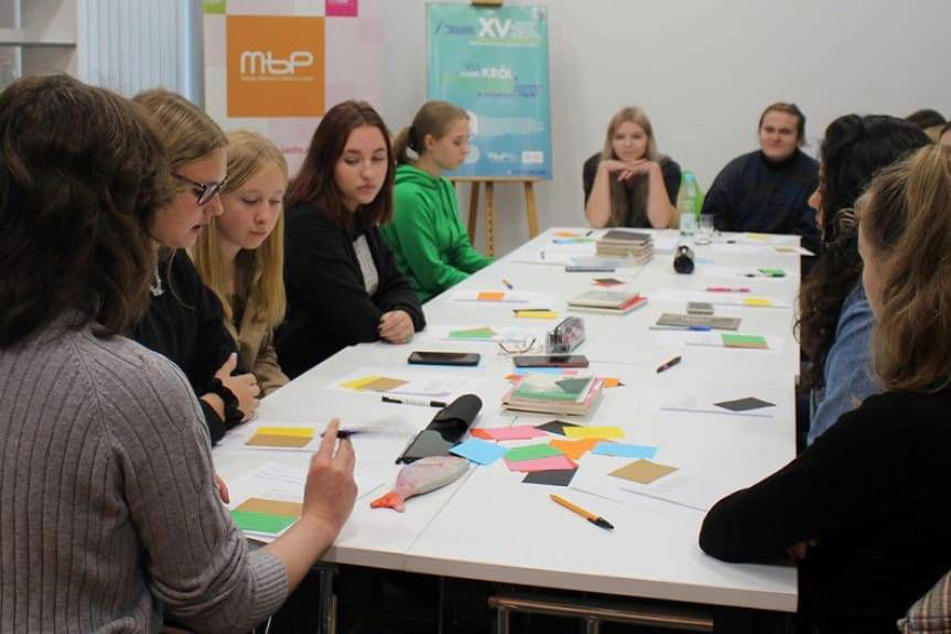 Panel dyskusyjny i warsztaty poetyckie w MBP w Jaśle