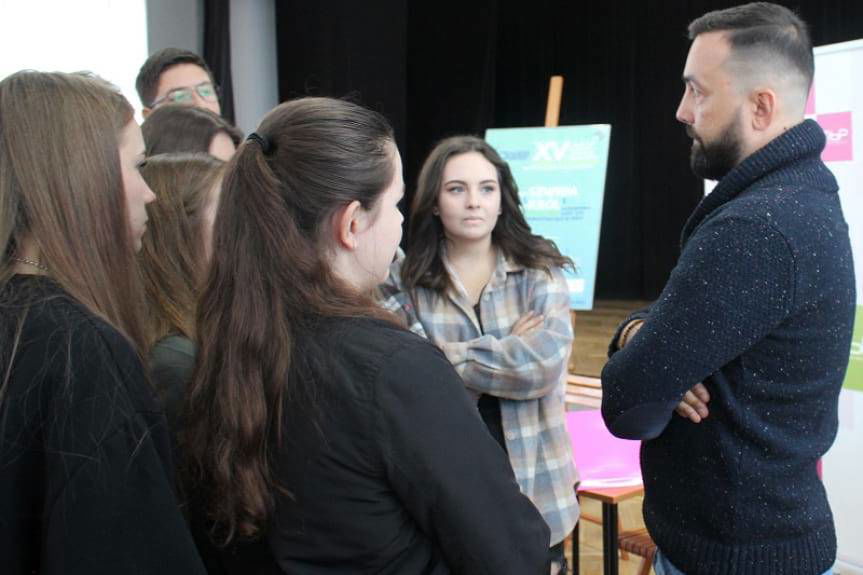 Panel dyskusyjny i warsztaty poetyckie w MBP w Jaśle