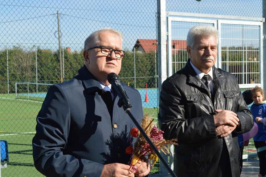 Szkoła Podstawowa w Osobnicy ma wielofunkcyjne boisko